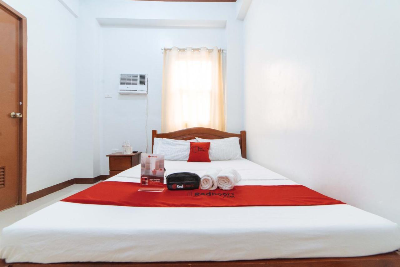 Reddoorz @ D Maagma Street Hotel Kalibo Exterior photo